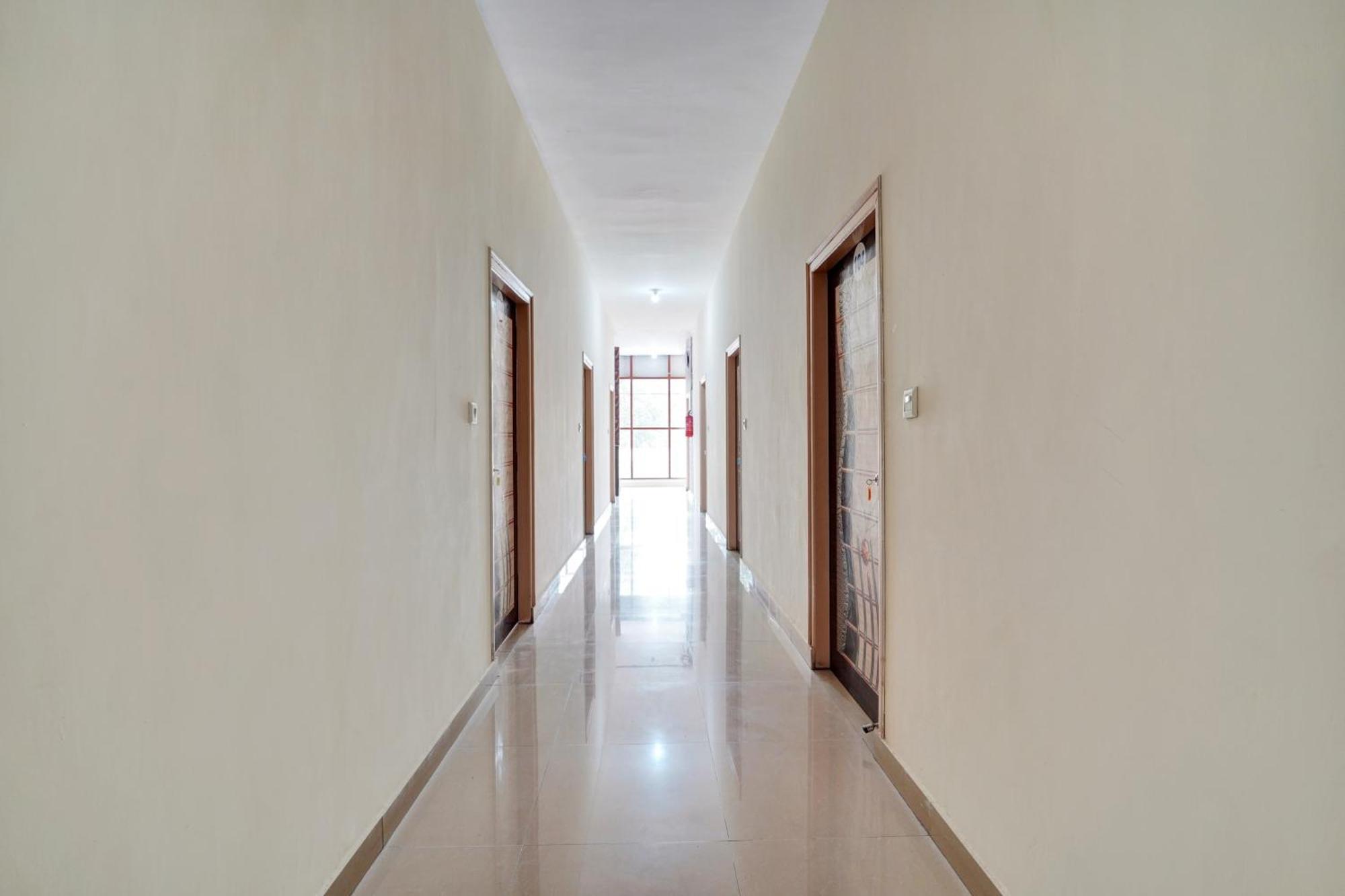 Hotel O Mg Boarding And Lodging Bangalore Ngoại thất bức ảnh